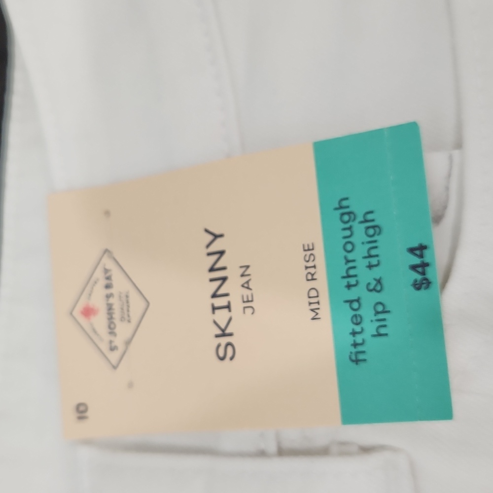 Women's White Jeans - Picture 4 of 6
